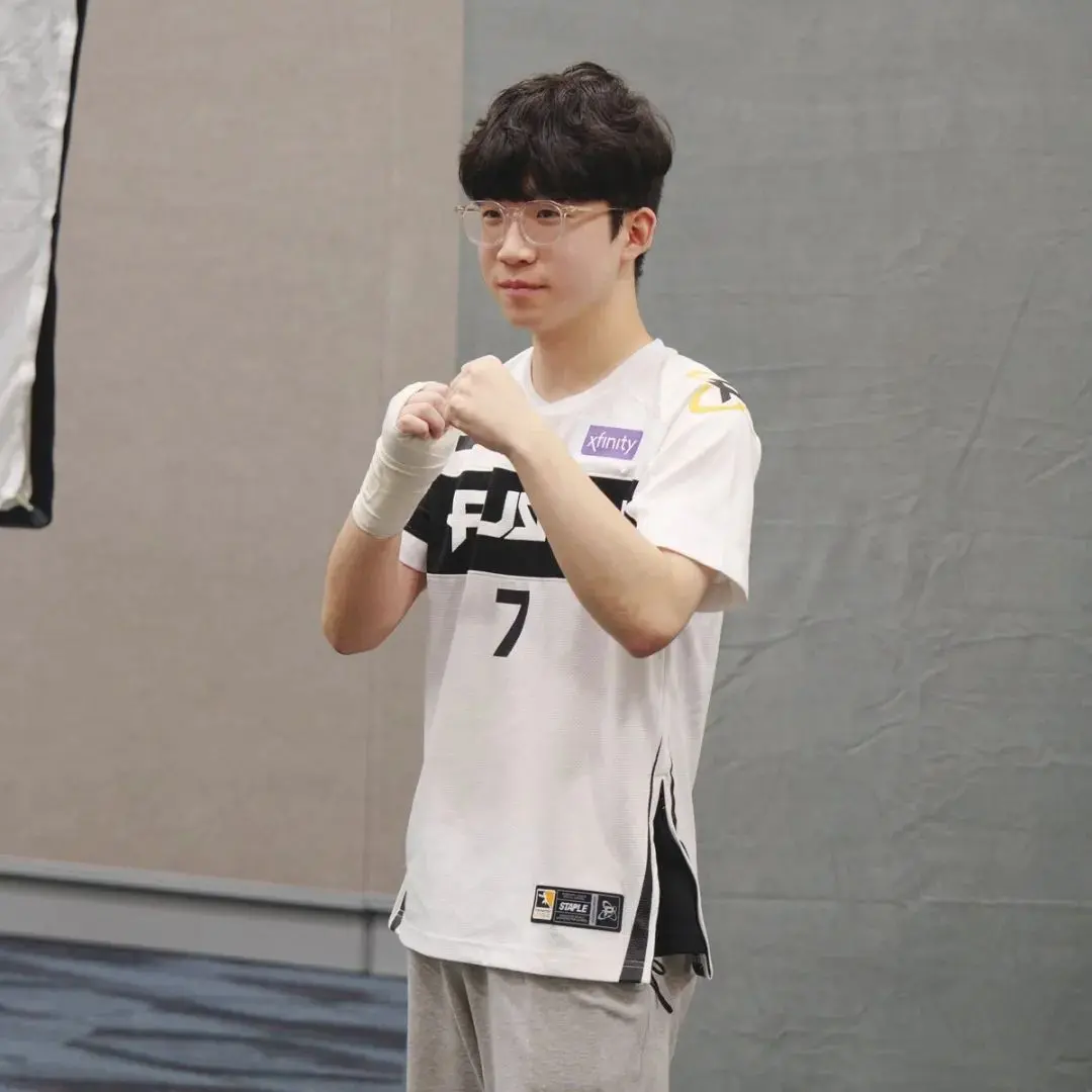 LGD险胜TSM，Scout拿下关键大龙强强对话小组赛，点燃全场激情