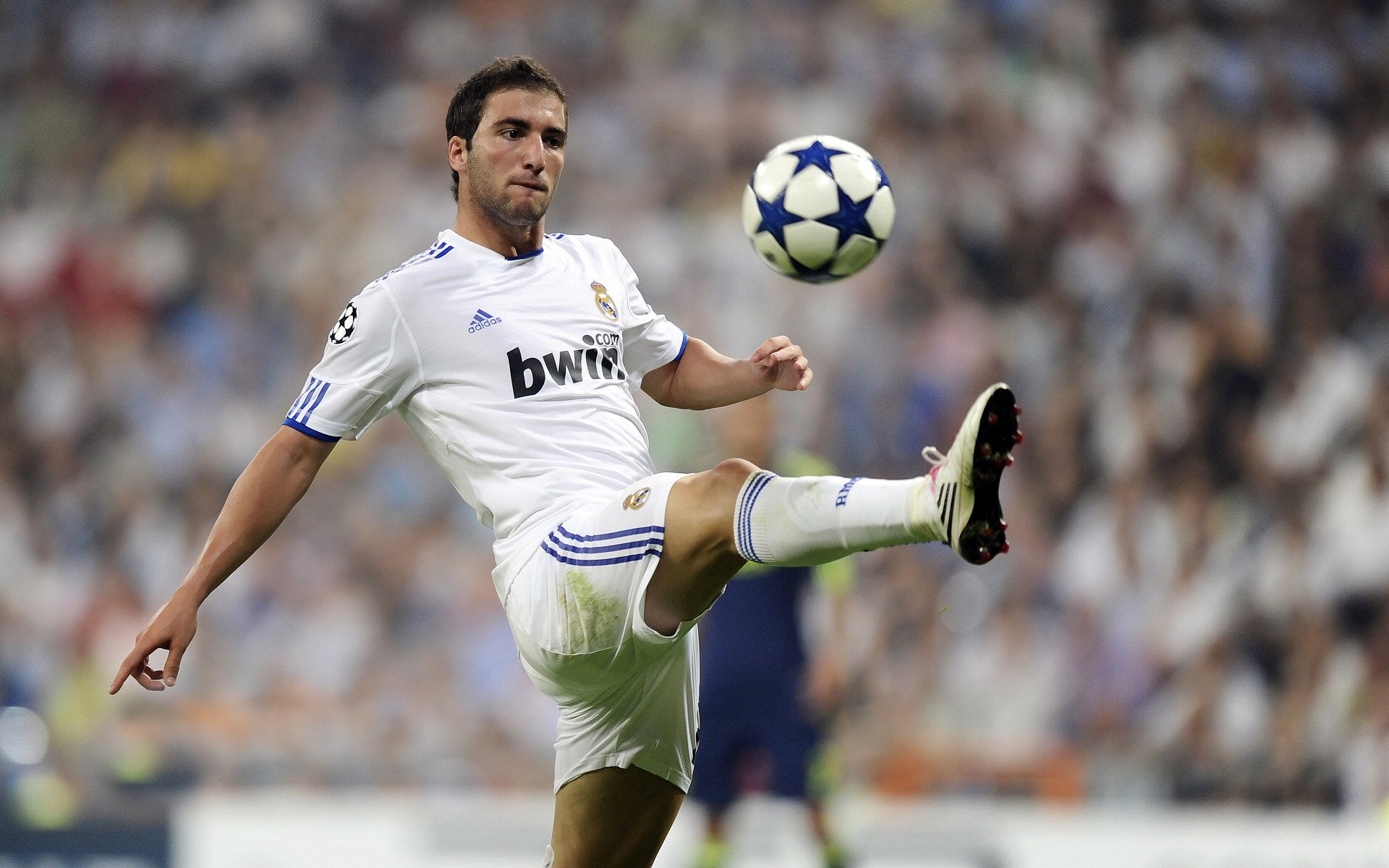 战术熔炉中的绝对统治，当勇士的欧冠级传切碾碎老鹰的翅膀